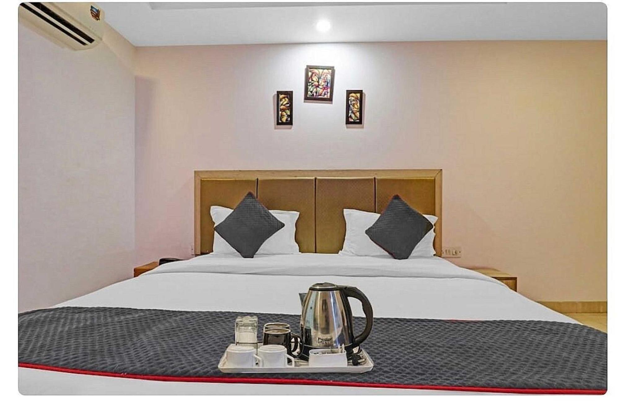 OYO 8404 Hotel Aerofly Neu-Delhi Exterior foto