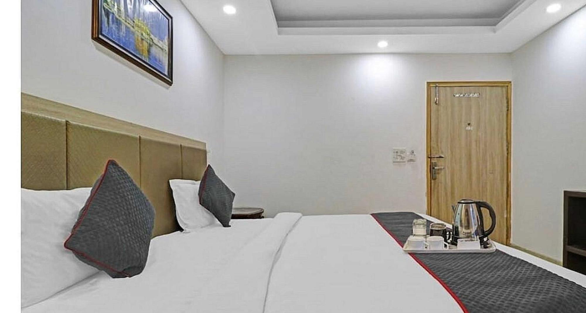 OYO 8404 Hotel Aerofly Neu-Delhi Exterior foto