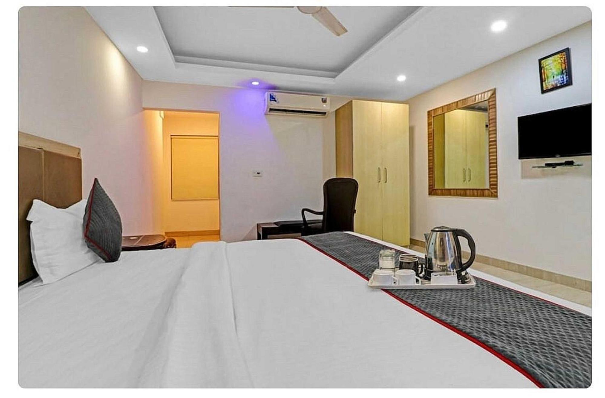 OYO 8404 Hotel Aerofly Neu-Delhi Exterior foto