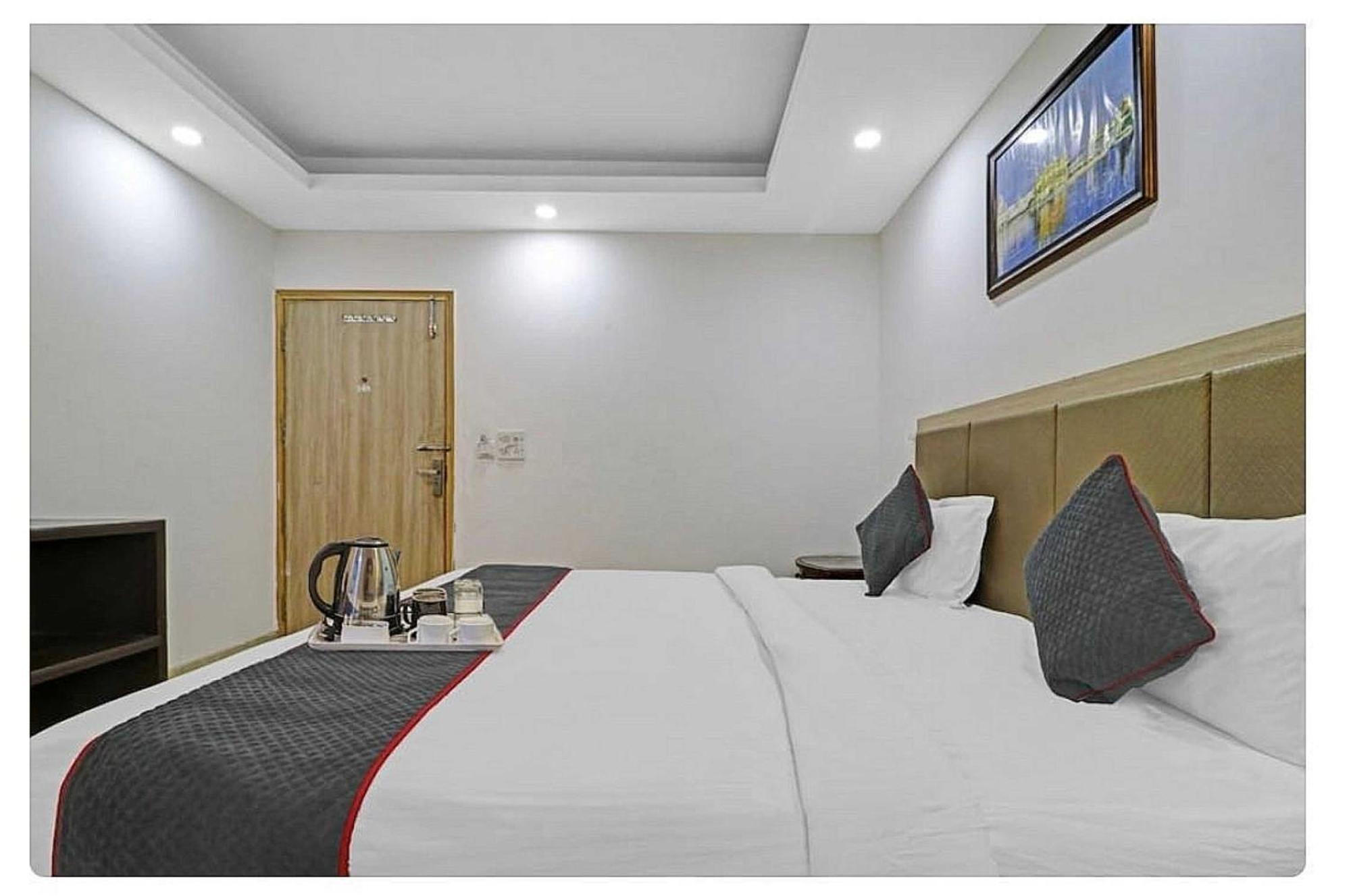 OYO 8404 Hotel Aerofly Neu-Delhi Exterior foto